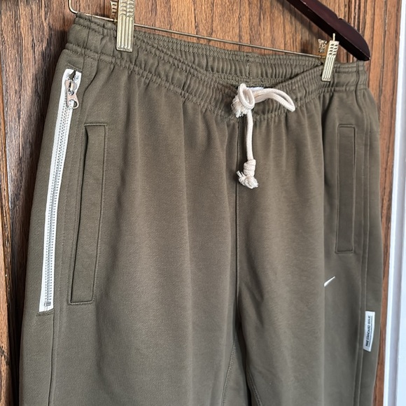 Nike Dri-fit Olive Green Joggers Men’s SZ L - Picture 2 of 4
